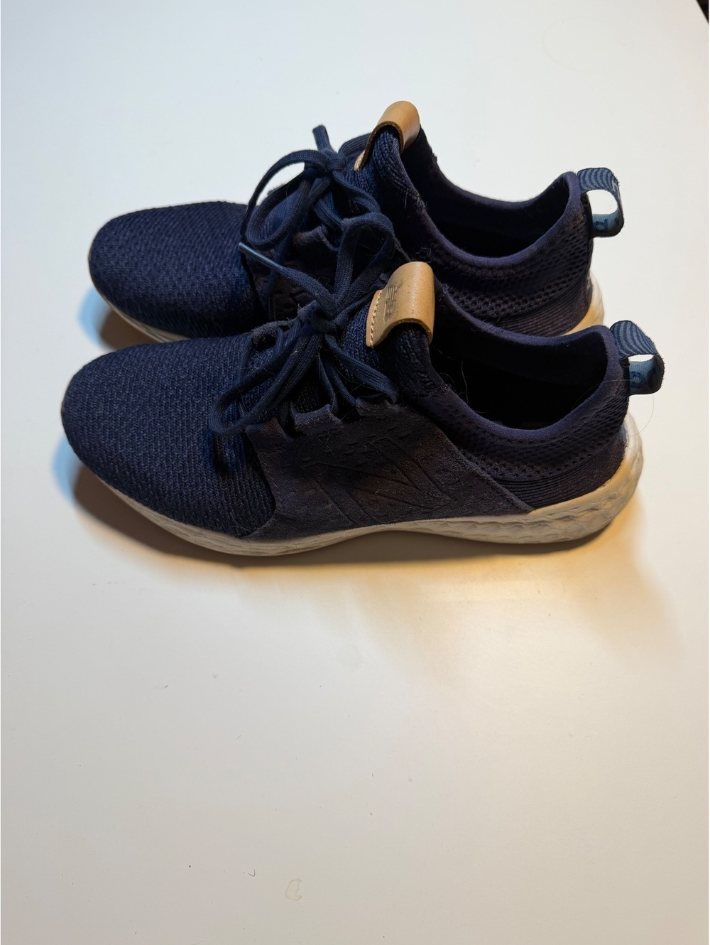Navy women’s new balance sneakers 8.5 - Picture 2 of 6